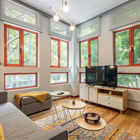 Beautifully Designed, Hi Tech Apt in La Condesa